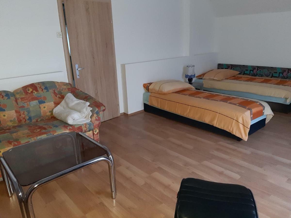 Privatzimmer Roland Hutten Esterno foto
